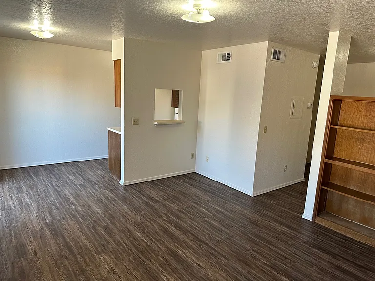 1932 E Lindsey St #203 — Photo 6