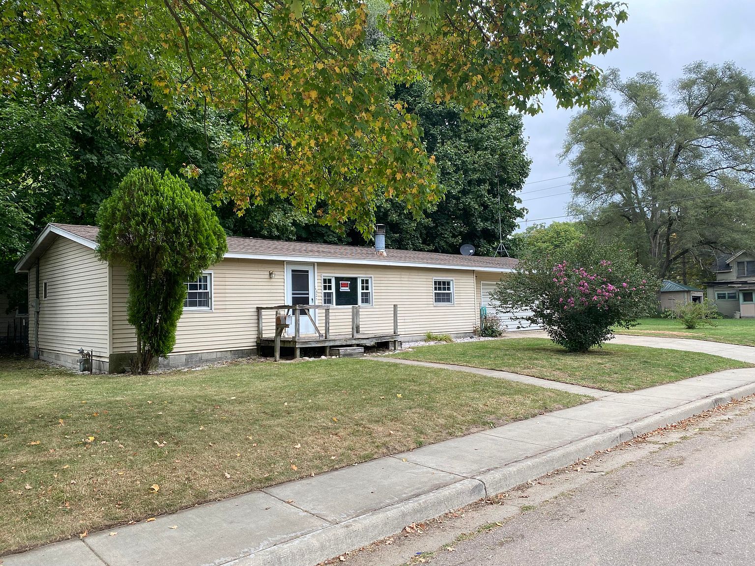 321 Millard St, Three Rivers, MI 49093 Zillow