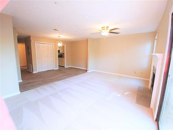 4th image of 2257 Wellington Cir