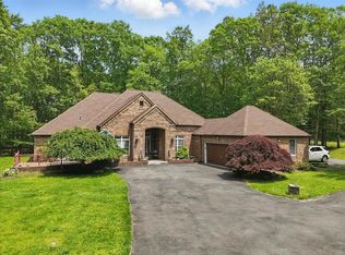308 Jennifer Ln, Tannersville, PA 18372