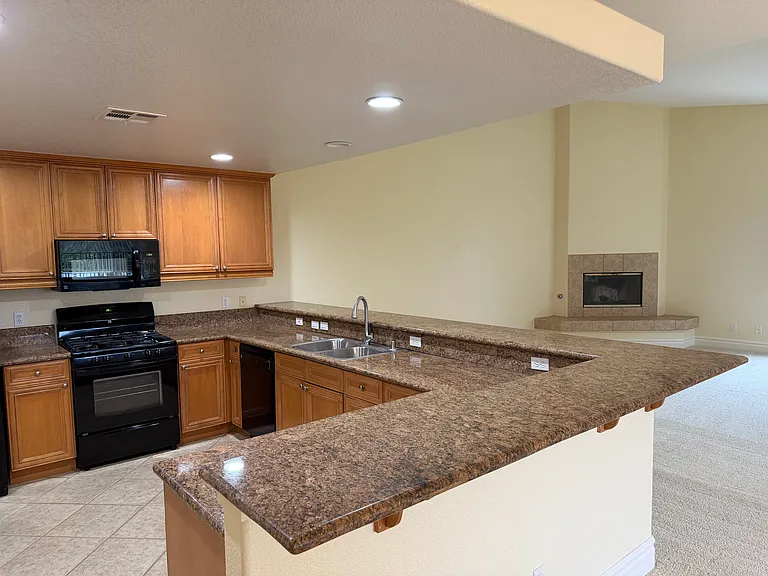 6833 Urubu St — Photo 10