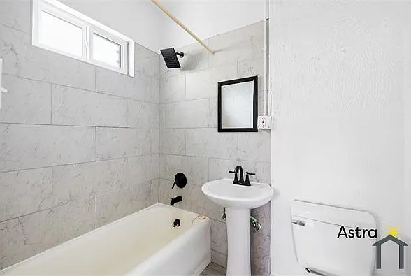 323 N Westland Ave #5 — Photo 5