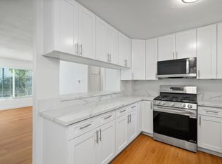 263 16th Pl #4, Costa Mesa, CA 92627