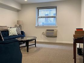 211 Thompson St