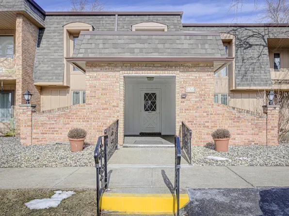 405 Old Stone Rd #3, Munster, IN 46321