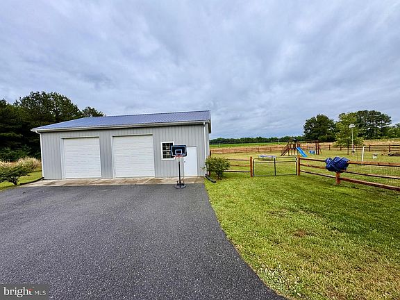 4th image of 1212 Rabbit Hill Rd