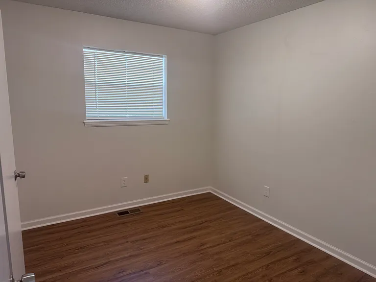 425 Meadow Lake Dr — Photo 6