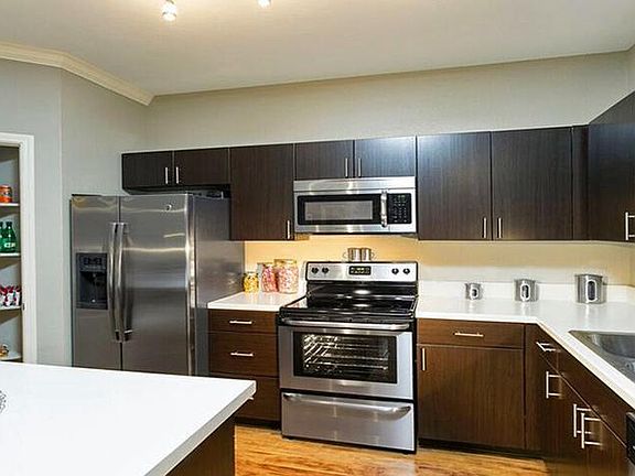4th image of 1520 20th St #305