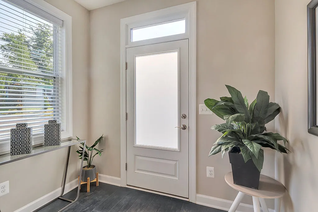 4 bed, 3.5 bath, 2239 sqft, $2,500 — Photo 3