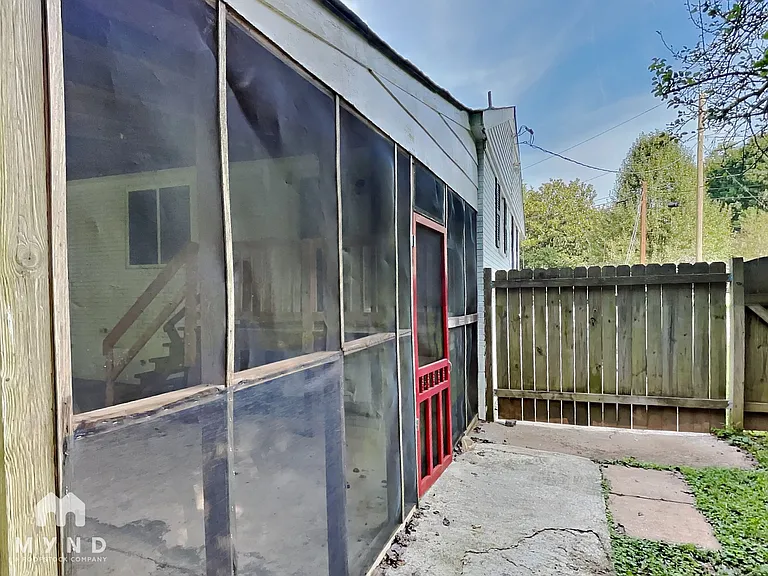 742 Quaker St SW — Photo 14