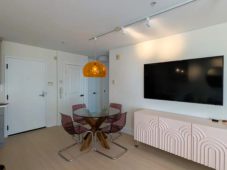 470 Clementina St #202 — Photo 4