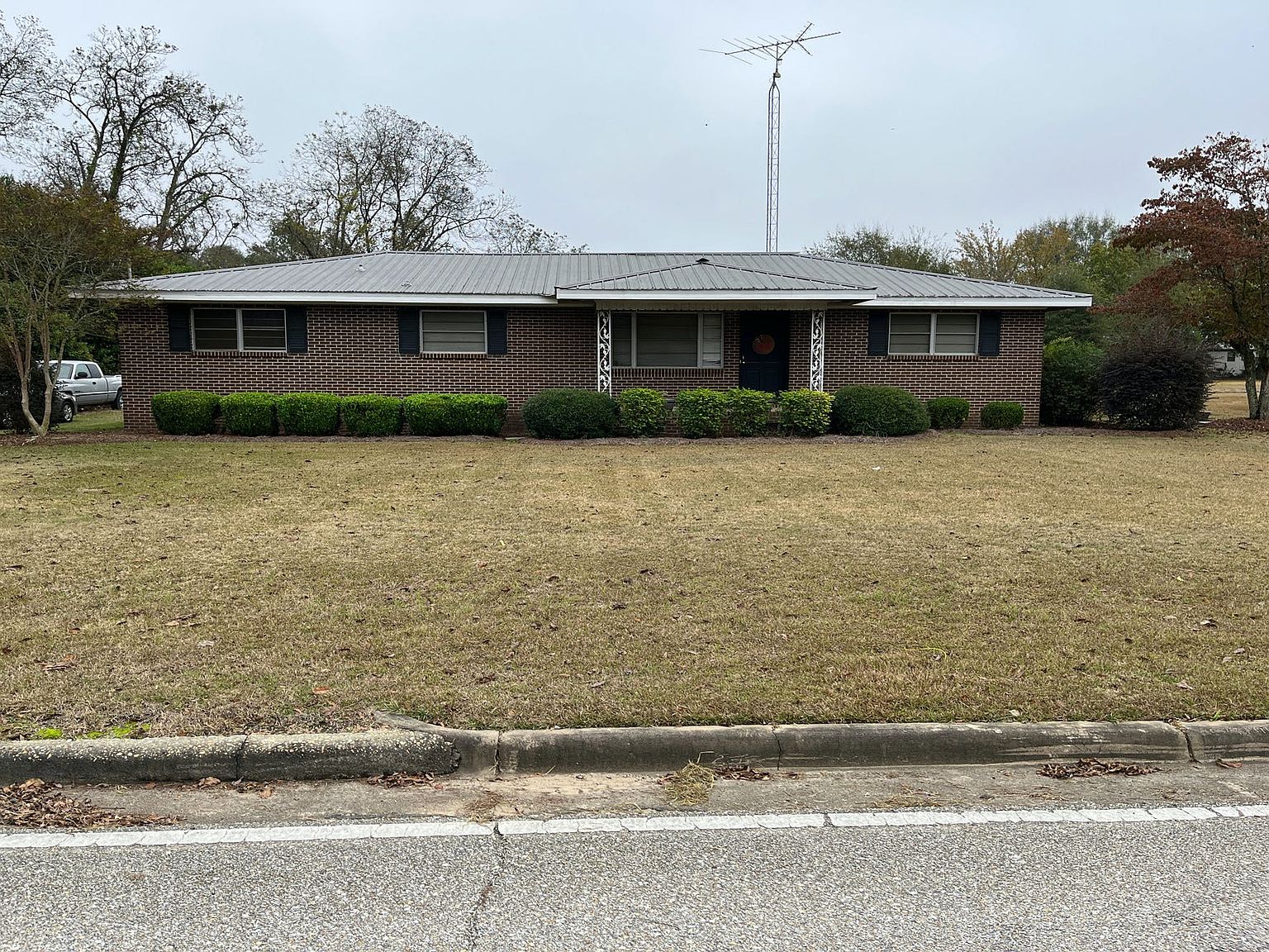 155 S Broad St, Newville, AL 36353 Zillow