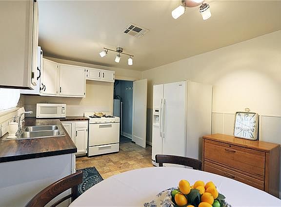 4th image of 4444 Bradley Dr