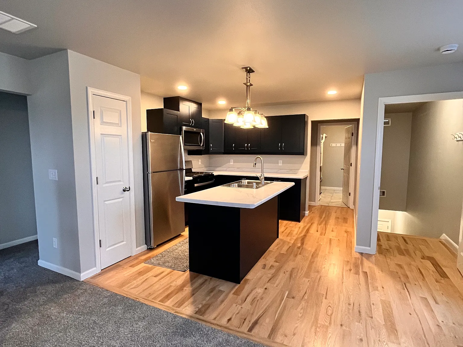 3 bed, 1300 sqft, $2,600 — Photo 1