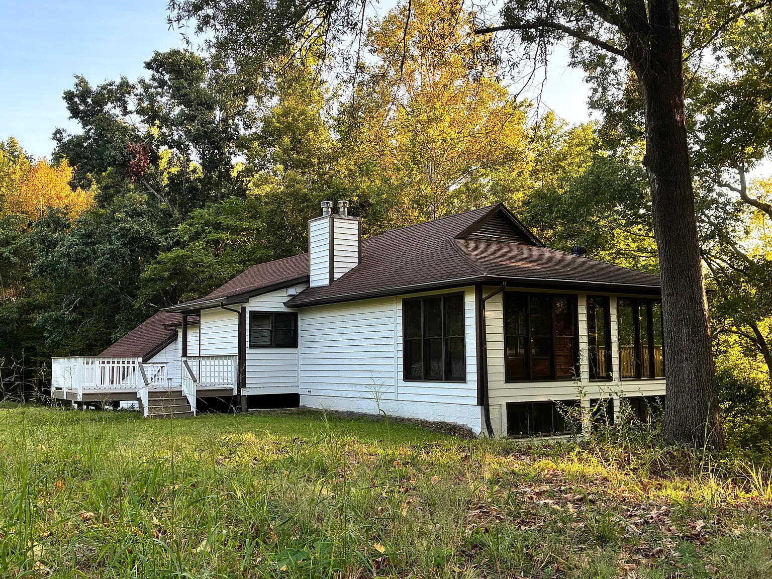 5 bed, 3200 sqft, $3,800 — Photo 2