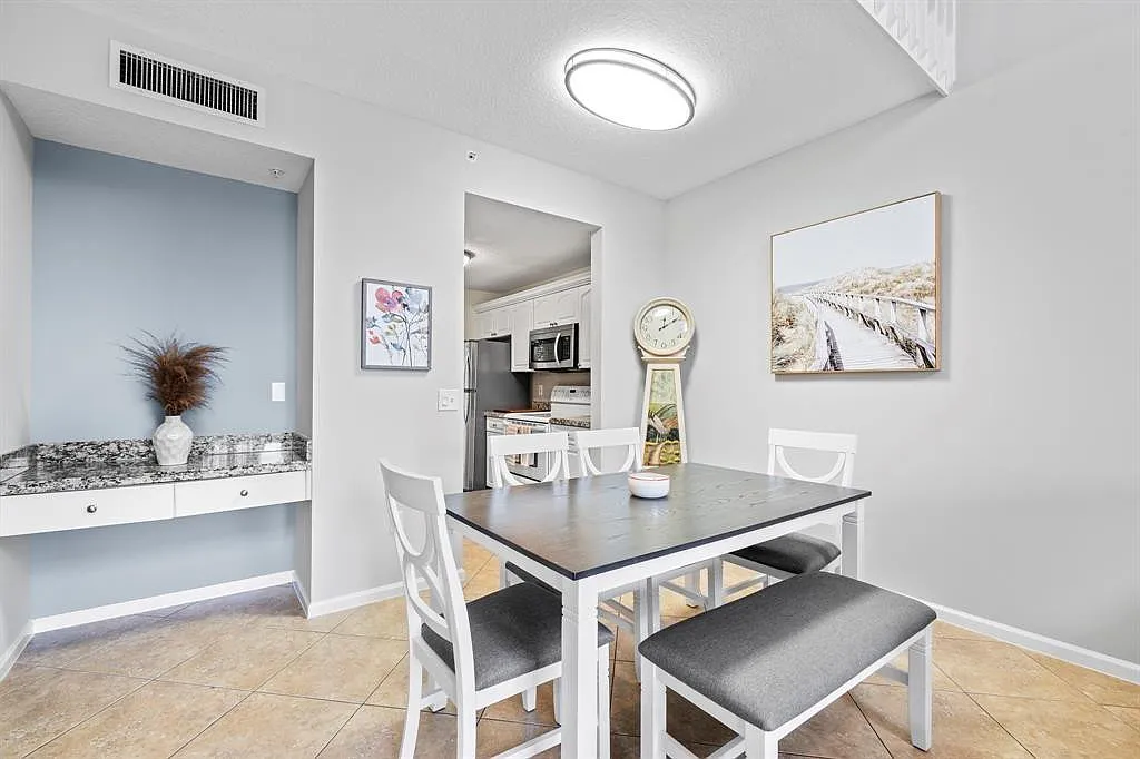 2 bed, 2.0 bath, 1101 sqft, $3,000 — Photo 4