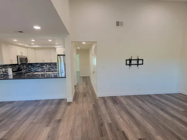 67 Silcreek Dr, San Jose, CA 95116
