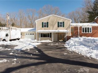 1260 Pippin Orchard Rd, Cranston, RI 02921