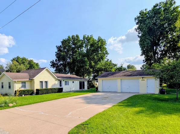 214 E Wood St, Polk City, IA 50226