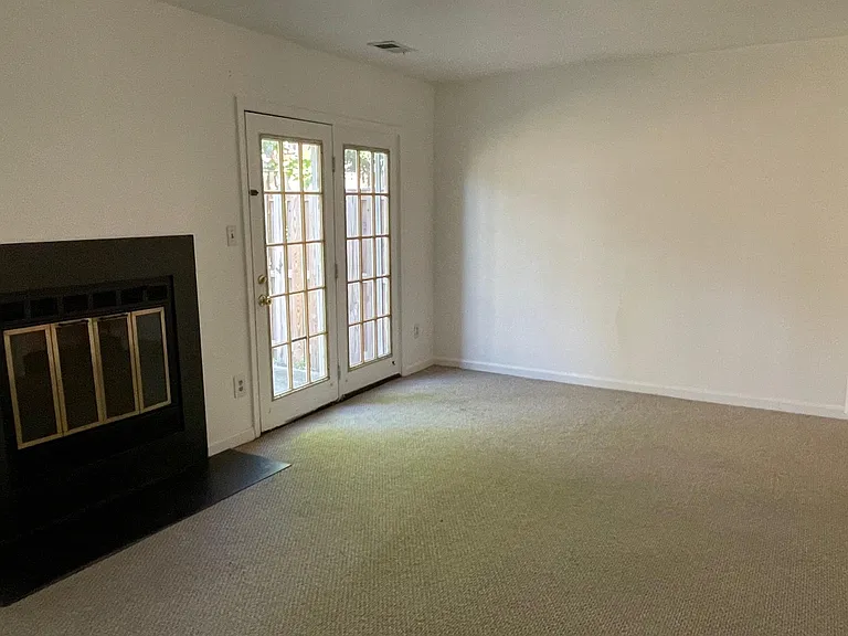 510 S Veitch St — Photo 13