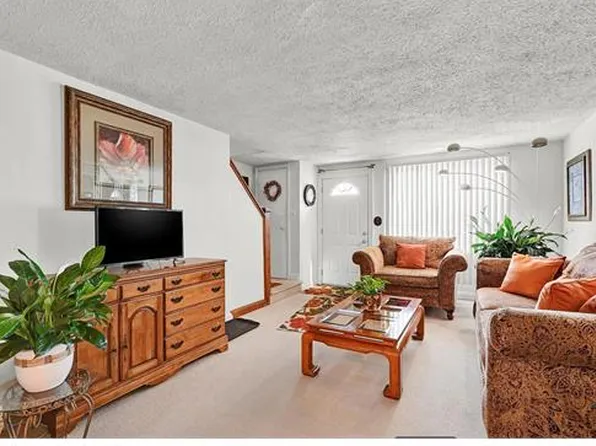 3200 Westmont Ave, Baltimore, MD 21216