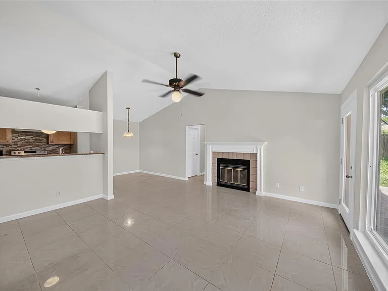 339 Fantail Loop #B — Photo 12