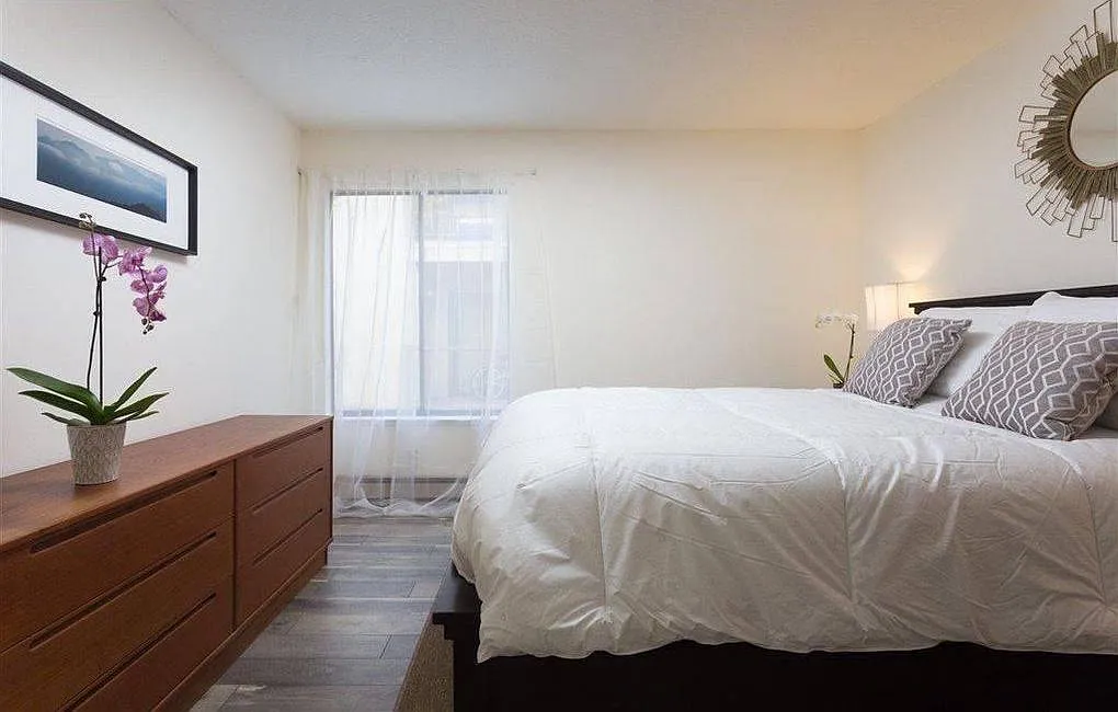 Building Photo - 424 Orange St #209