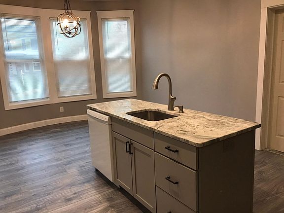 Kitchen - looking at breakfast nook