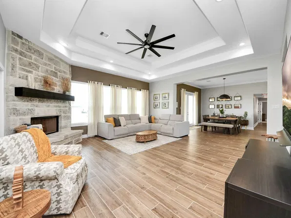7723 Stratford Hall Dr, Rosharon, TX 77583