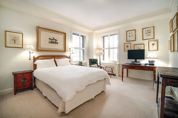 Sold by Compass | media 6
