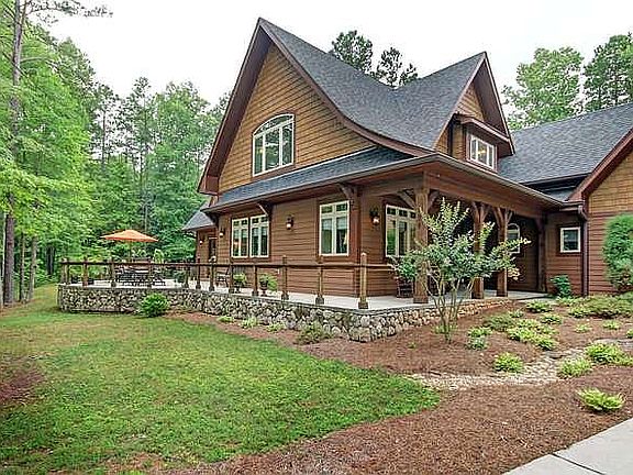 3rd image of 134 Parkstone Dr