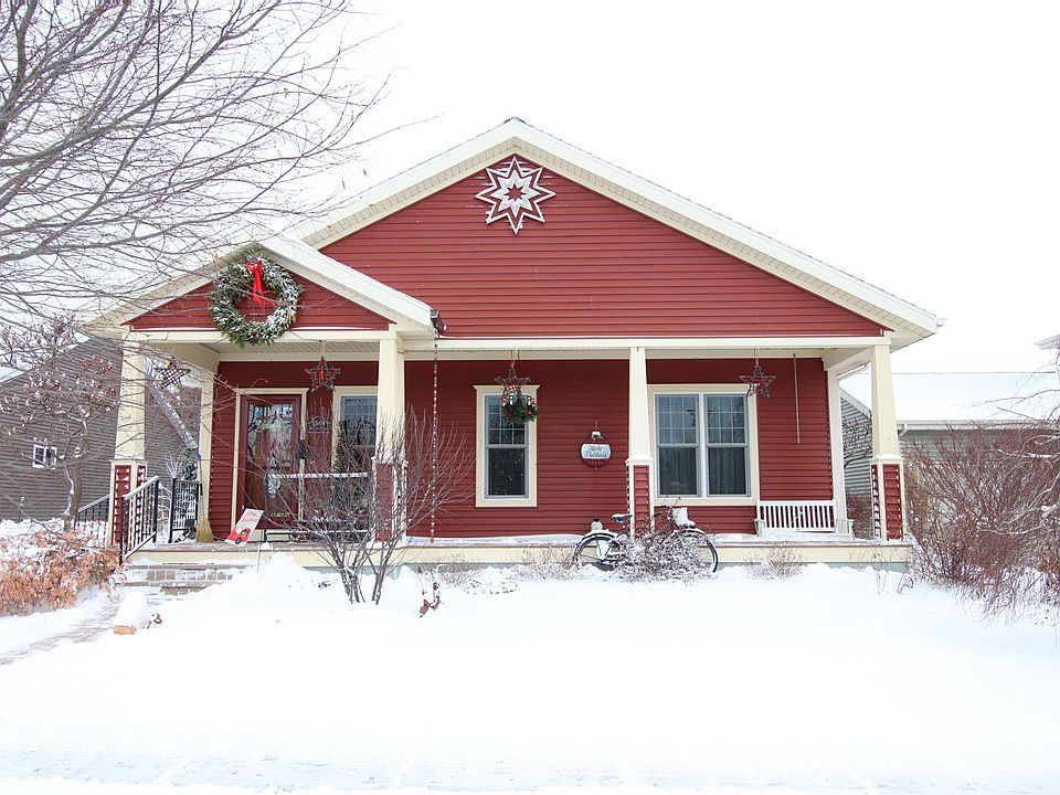 1st image of 2664 Pickett St