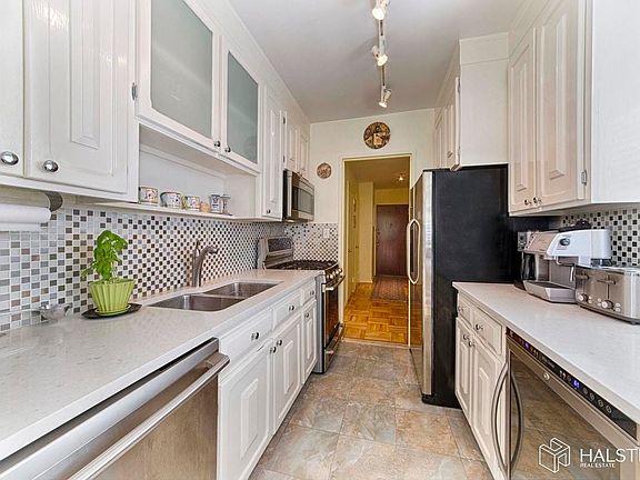 3rd image of 303 E 57th St #30-E