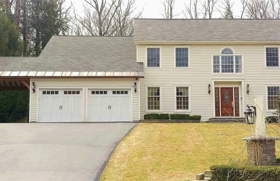 1st image of 6 Bear Brook Ct