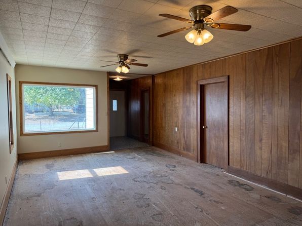 222 N Walnut St, Cody, NE 69211