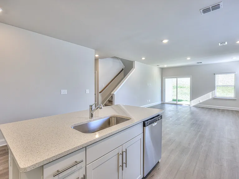 1291 Bluffton Cir — Photo 10