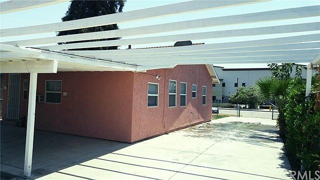 1st image of 280 E 4th St