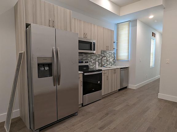 2nd image of 2443 N Marshall St #2