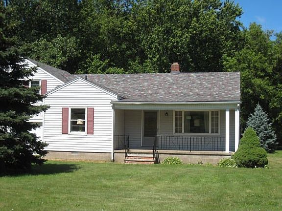 2nd image of 820 Devonshire Dr