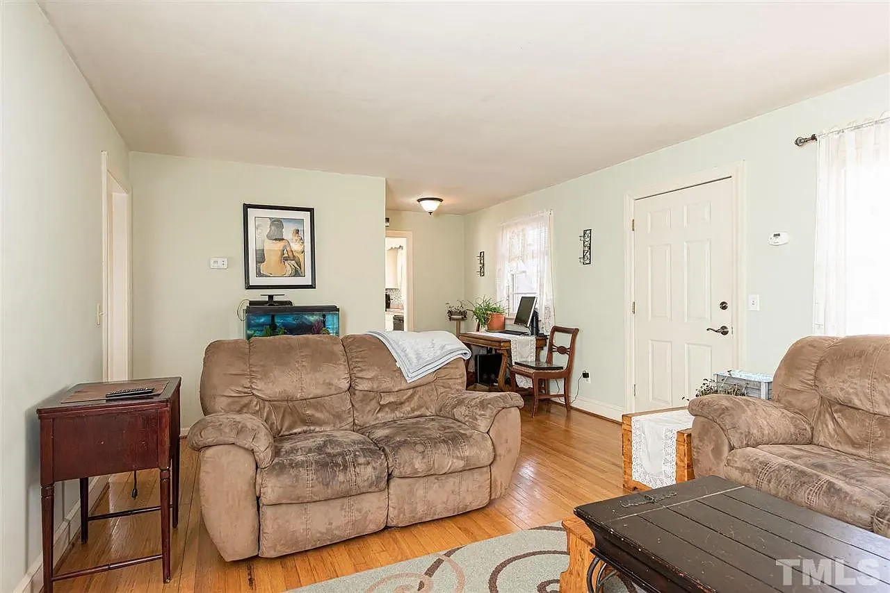 3 bed, 1429 sqft, $1,950 — Photo 4