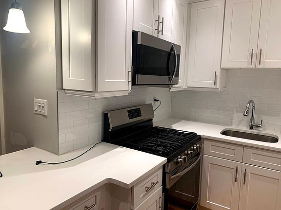 4th image of 330 Halladay St #1A
