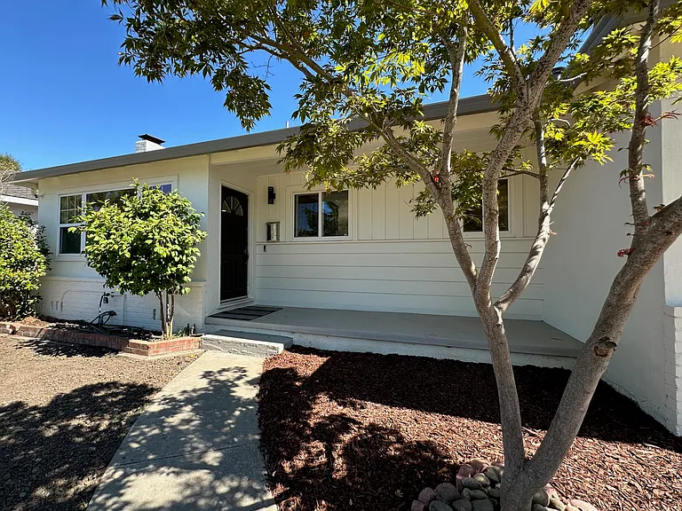 1544 San Joaquin Ave — Photo 2