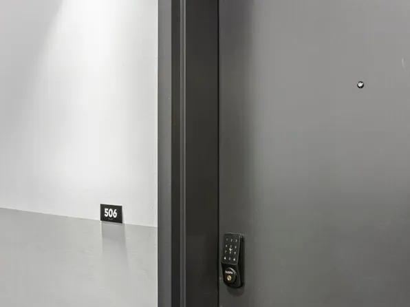 130-132 Mallory Avenue image 9 of 12