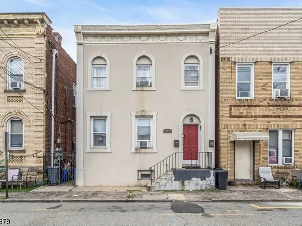 215 Macarthur Ave, Garfield City, NJ 07026