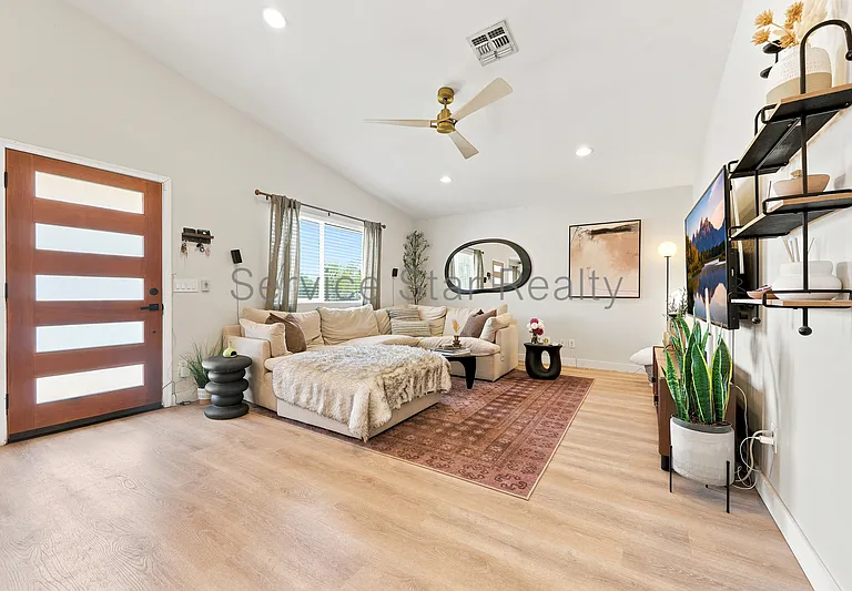 2162 E Concorda Dr — Photo 6