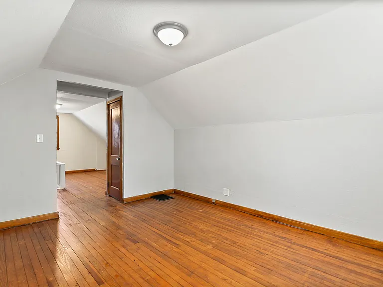 2636 S 7th St — Photo 21