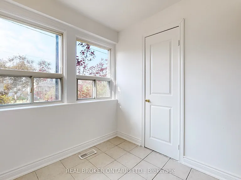 102 Bowie Ave #MAIN — Photo 8