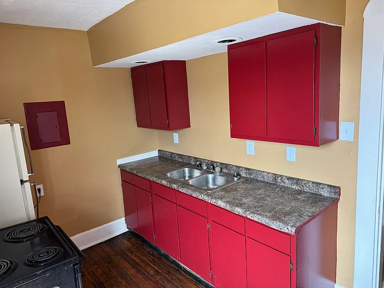 16 N Linwood Ave #1/2 — Photo 3