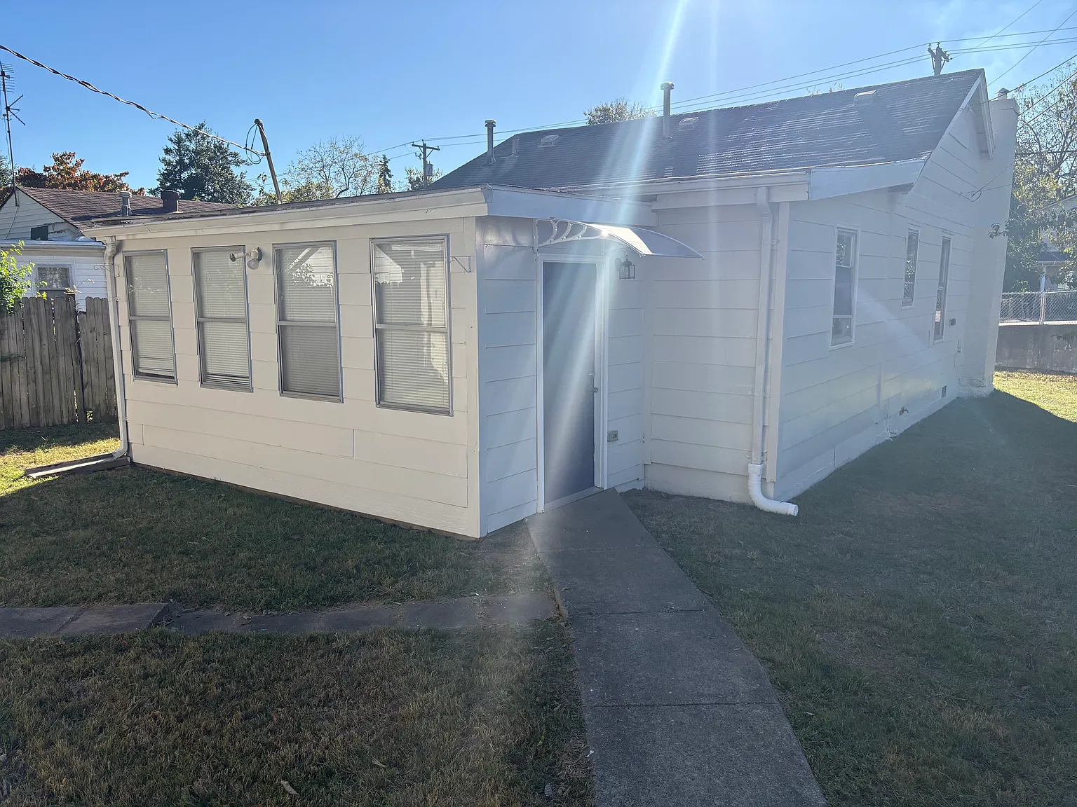 3 bed, 1083 sqft, $1,395 — Photo 1