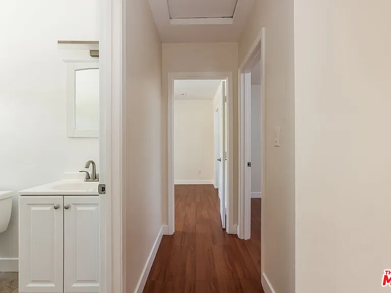 1206 N Beachwood Dr — Photo 9
